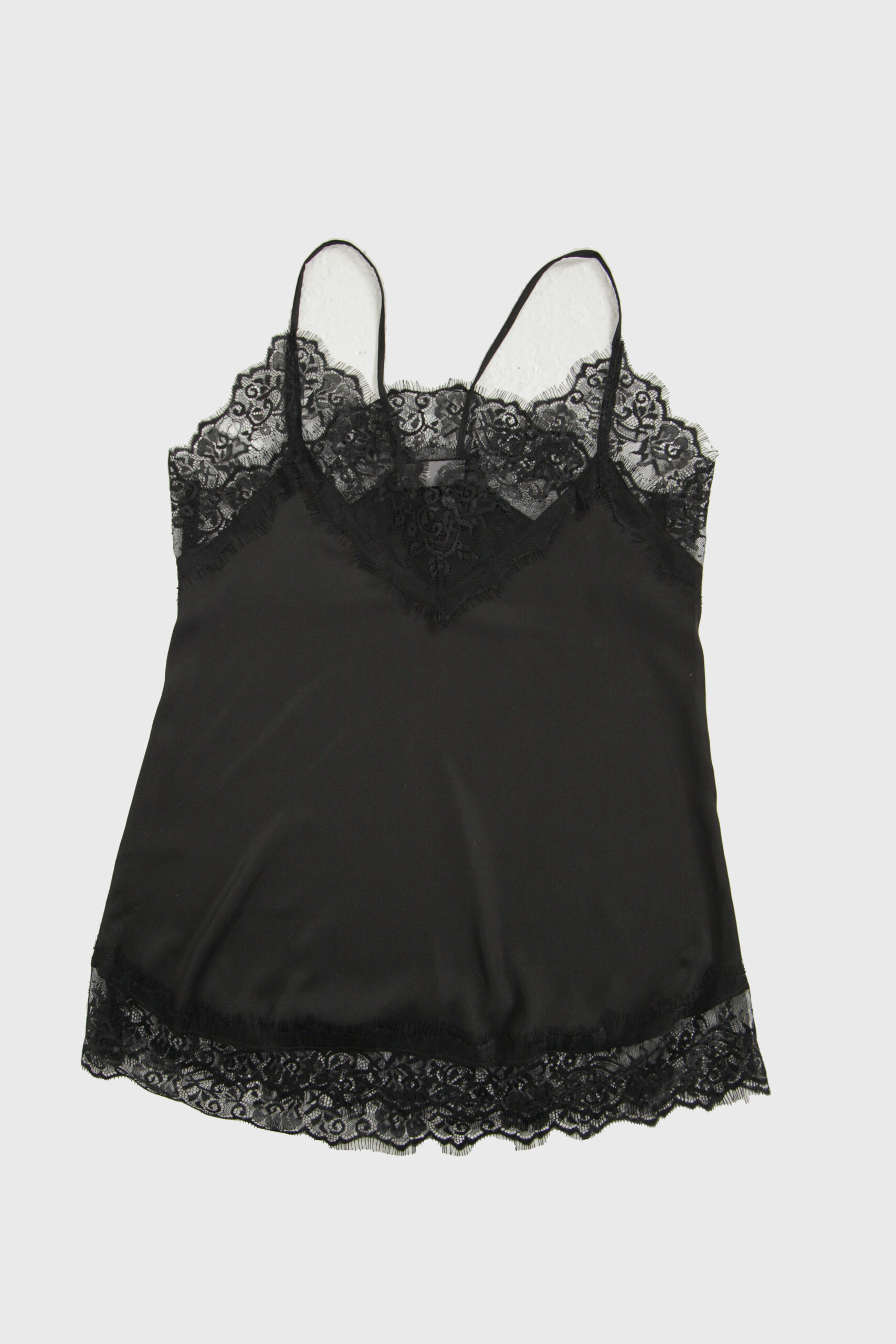 Elegant blouse with delicate lace